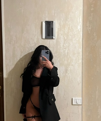 Страстная развратница желает встречи с похотливым джентльменом. Я помогу тебе расслабиться и забыть обо всех проблемах! 7275, 25 лет